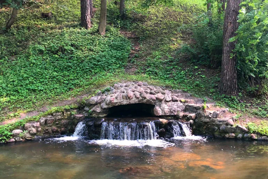 чудотворный источник в Логойске.jpg