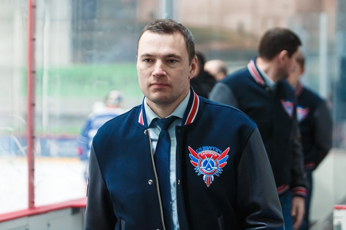 3-Главный тренер Славутича Иван Усенко.jpg