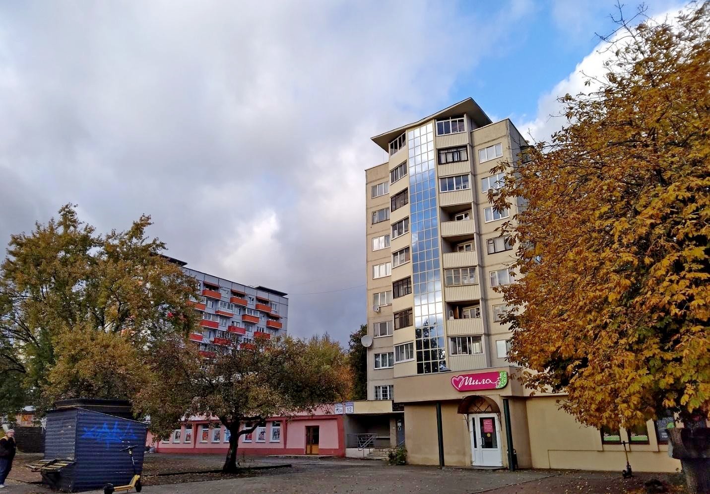 12-Девятиэтажные панельки на бульваре Толбухина в 2025 году.jpg