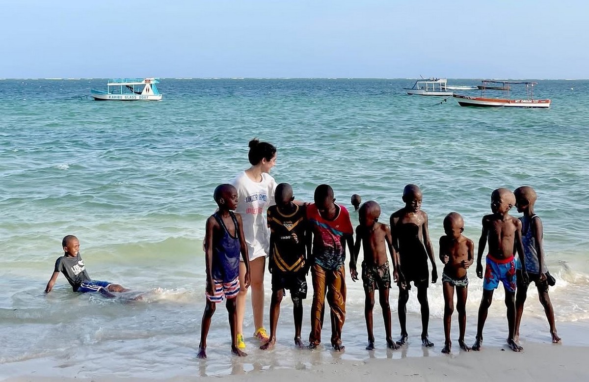 10-На пляже в Момбасу.jpg