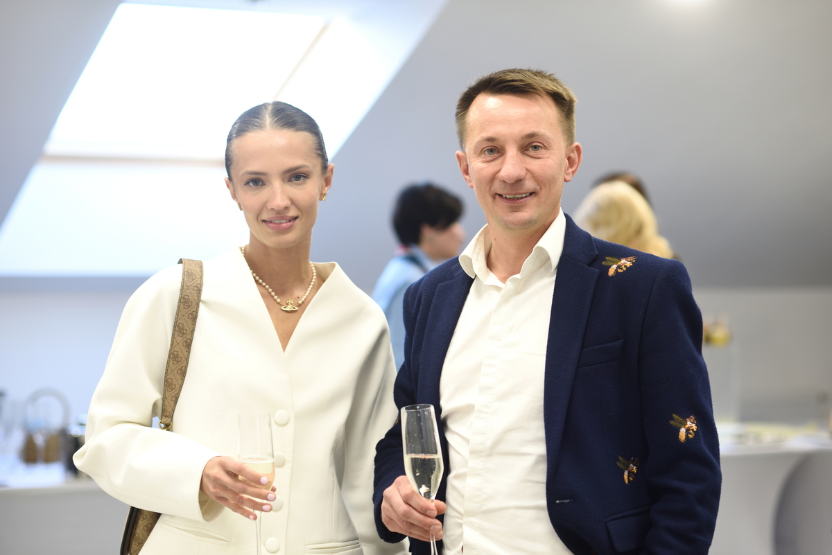 Директор компании “Лакшери моторс” Павел Садовников и блогер Анастасия Каминская