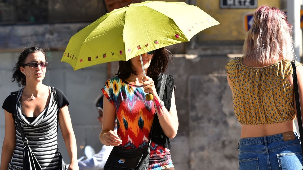 люди при аномально теплой весне