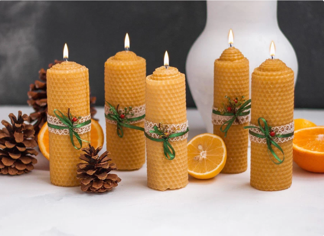 свечи на столе