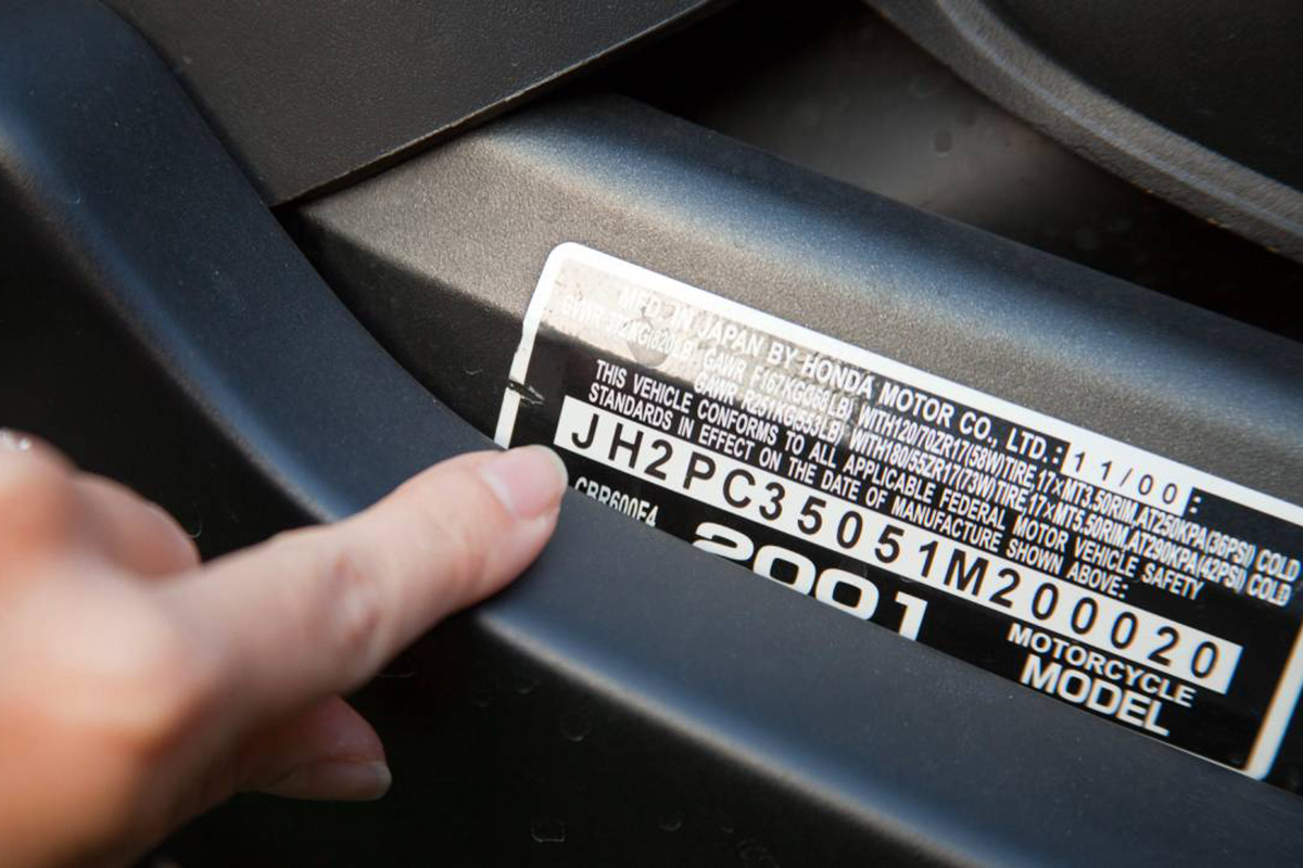 Так выглядит табличка с VIN-кодом