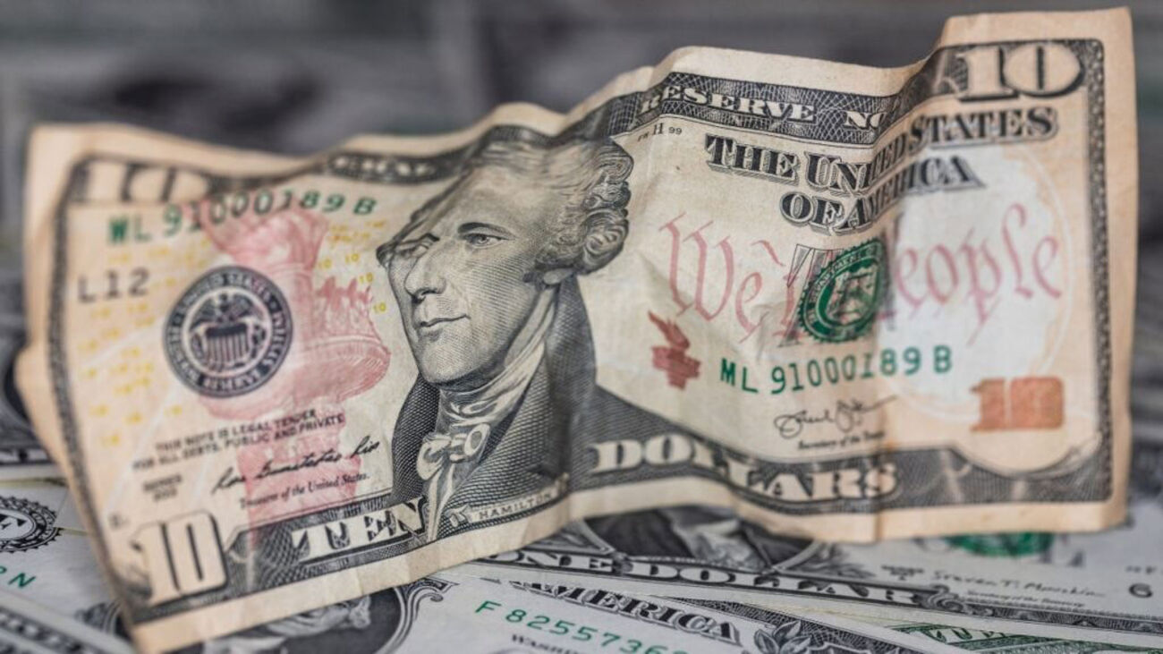 помятые доллары