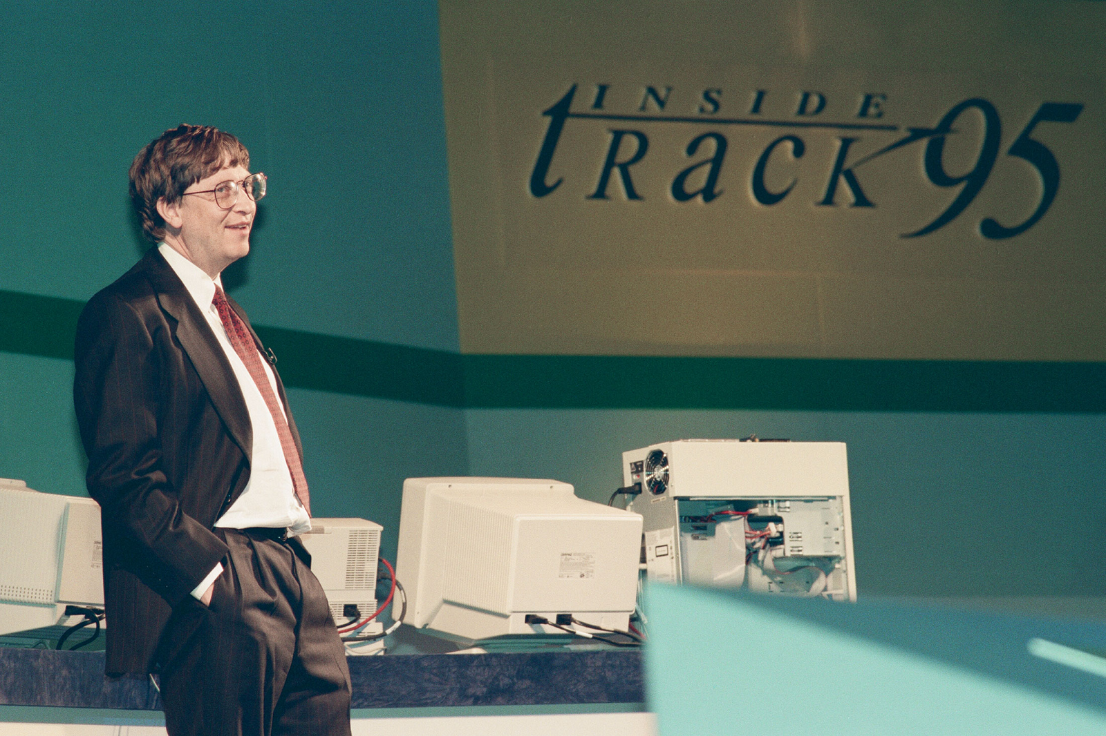 Билл Гейтс на мероприятии, посвященном выходу операционной системы Windows 95. Фото Staff Mirrorpix