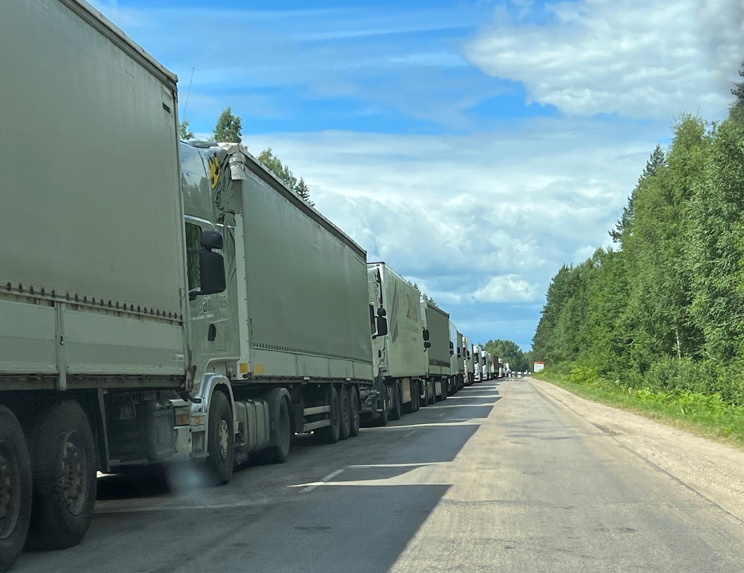 В Европу на своем авто. Как пройти границу: сложности и лайфхаки |  СмартПресс