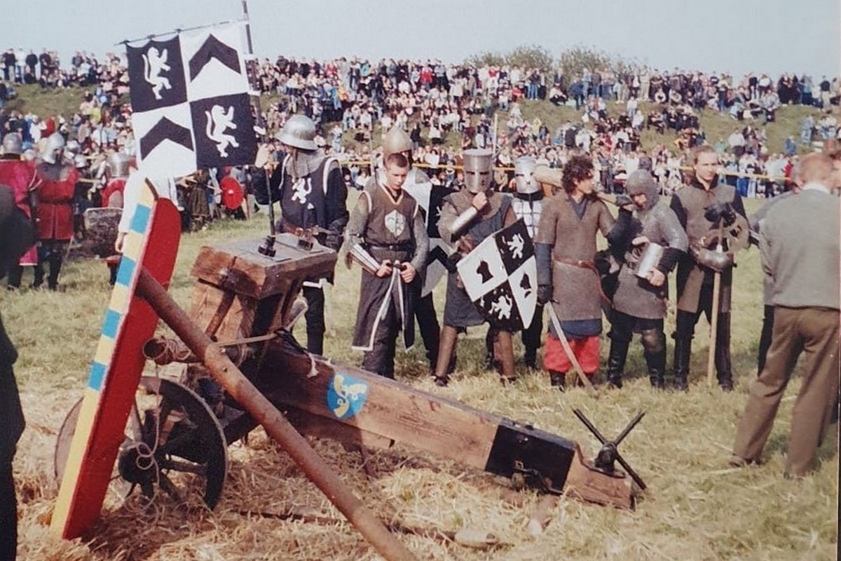 12-Максим Филоненко (второй справа без шлема) на турнире в Заславле.jpg