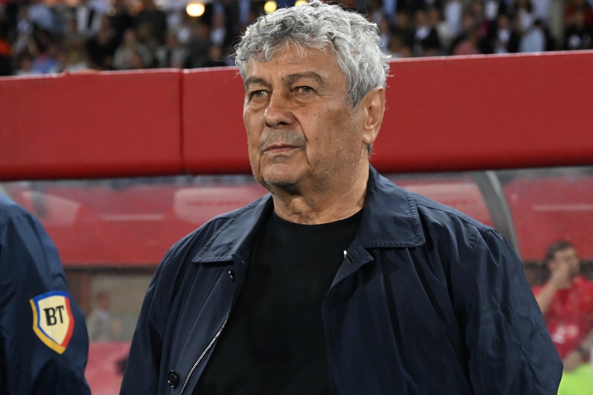 Мирча Луческу возрастной тренер.jpg