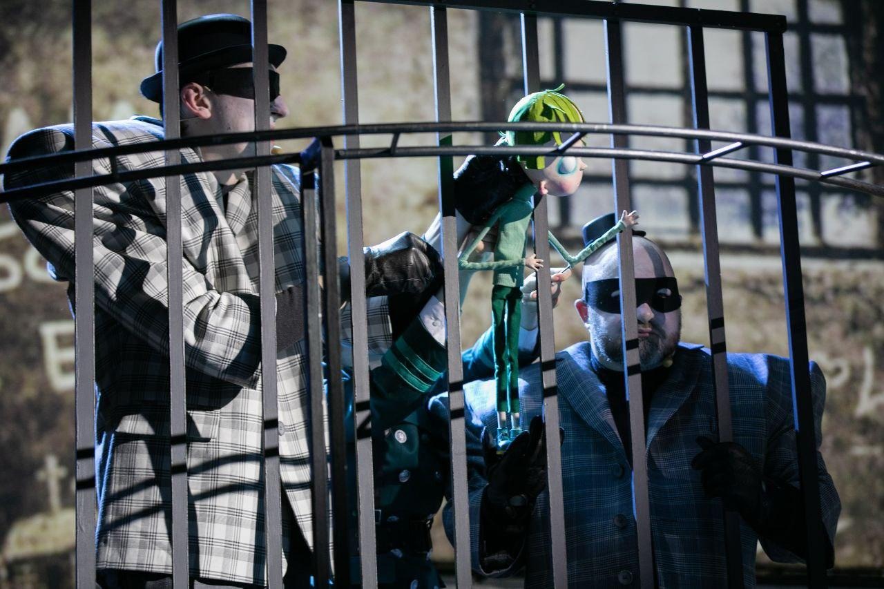 Игрушечный город, экран и фея Бефана. Евгений Корняг поставил детский кукольный спектакль