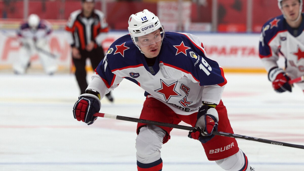 Белорусский хоккеист возглавил рейтинг игроков КХЛ с самым сильным броском.jpg