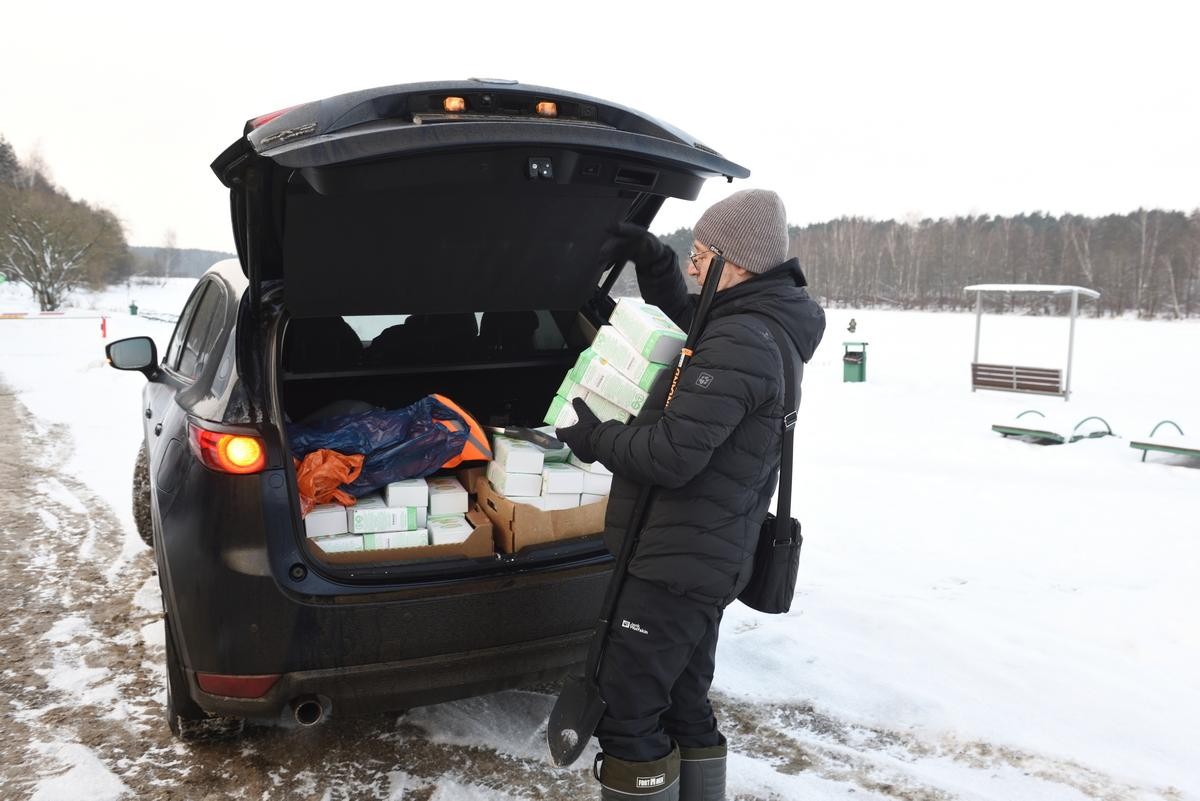 4-В багажнике машины Анатолия 50 коробок овсяных хлопьев.jpg