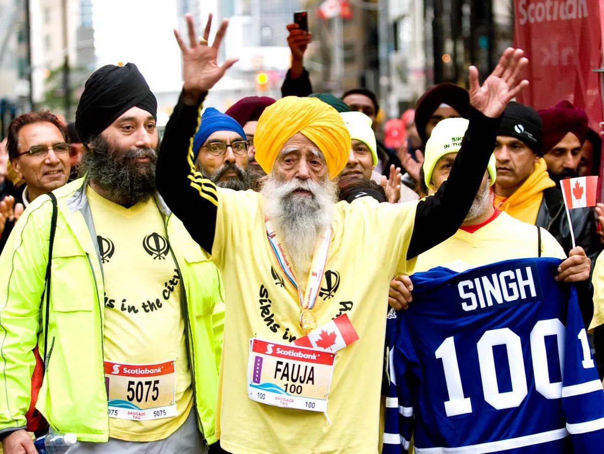 Умер Фауджа Сингх – старейший в мире бегун на марафонских дистанциях.jpg