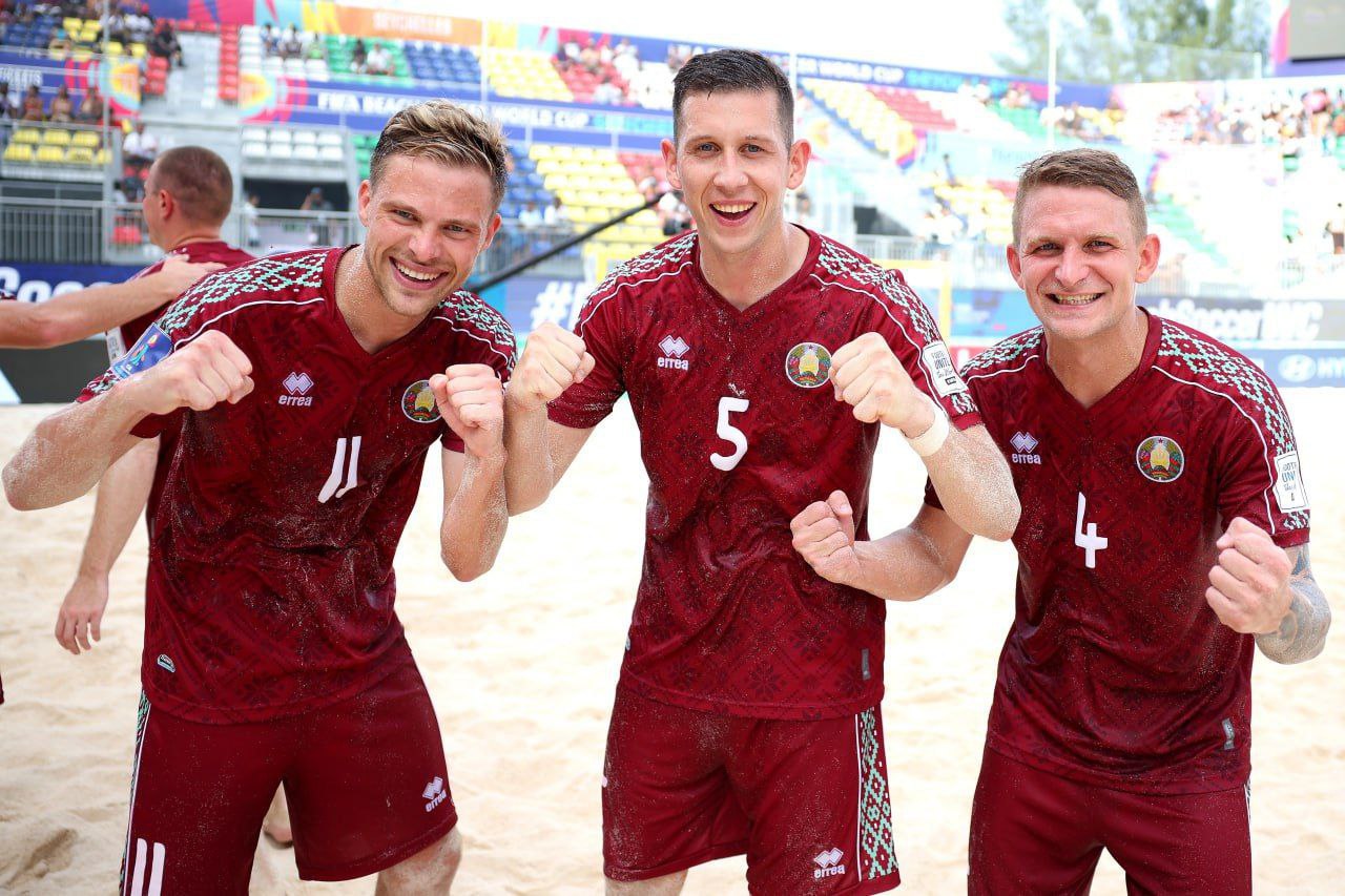 Сборная Беларуси по пляжному футболу разгромила турок.jpg