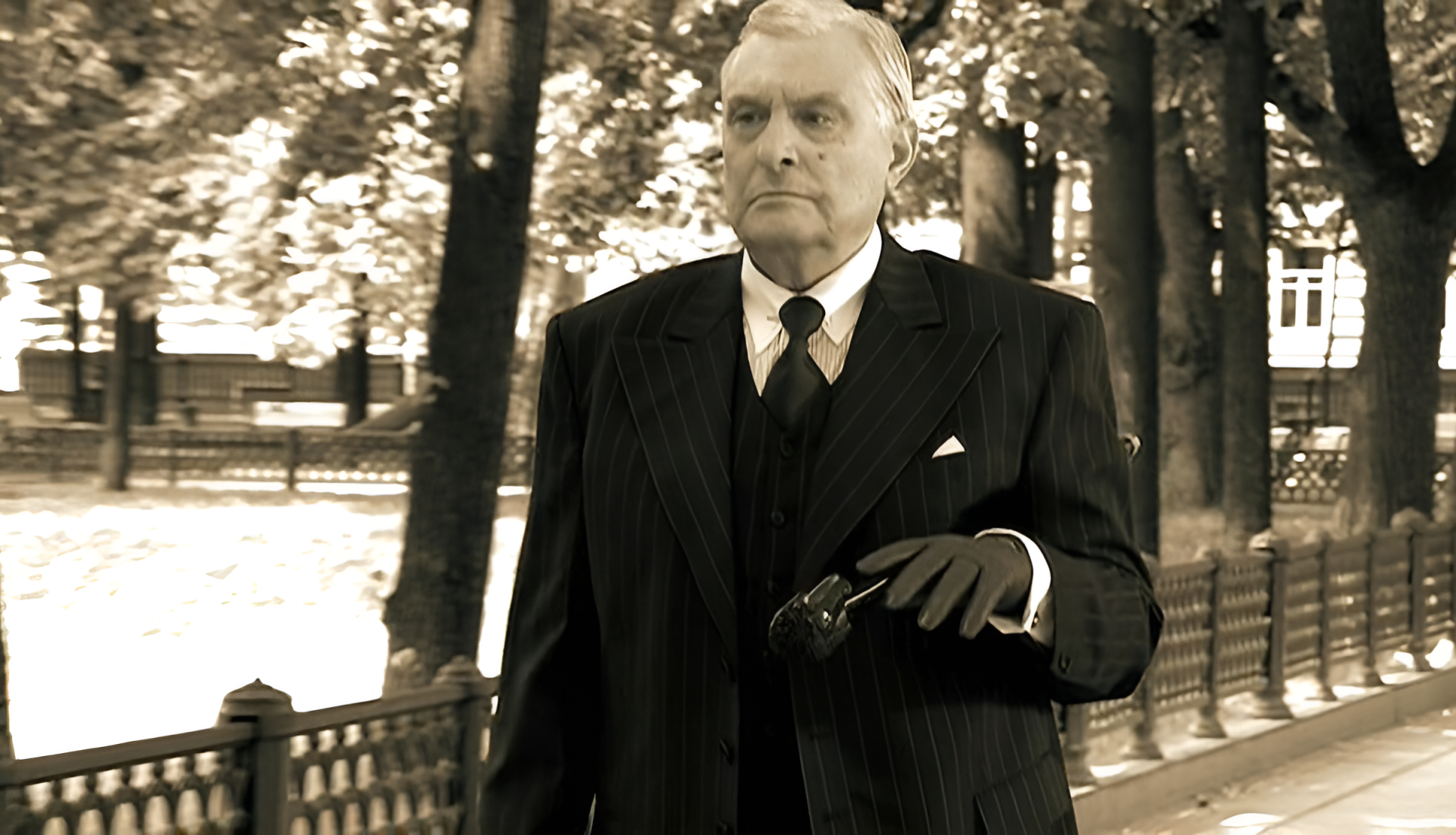 Олег Басилашвили в роли Воланда в сериале "Мастер и Маргарита"