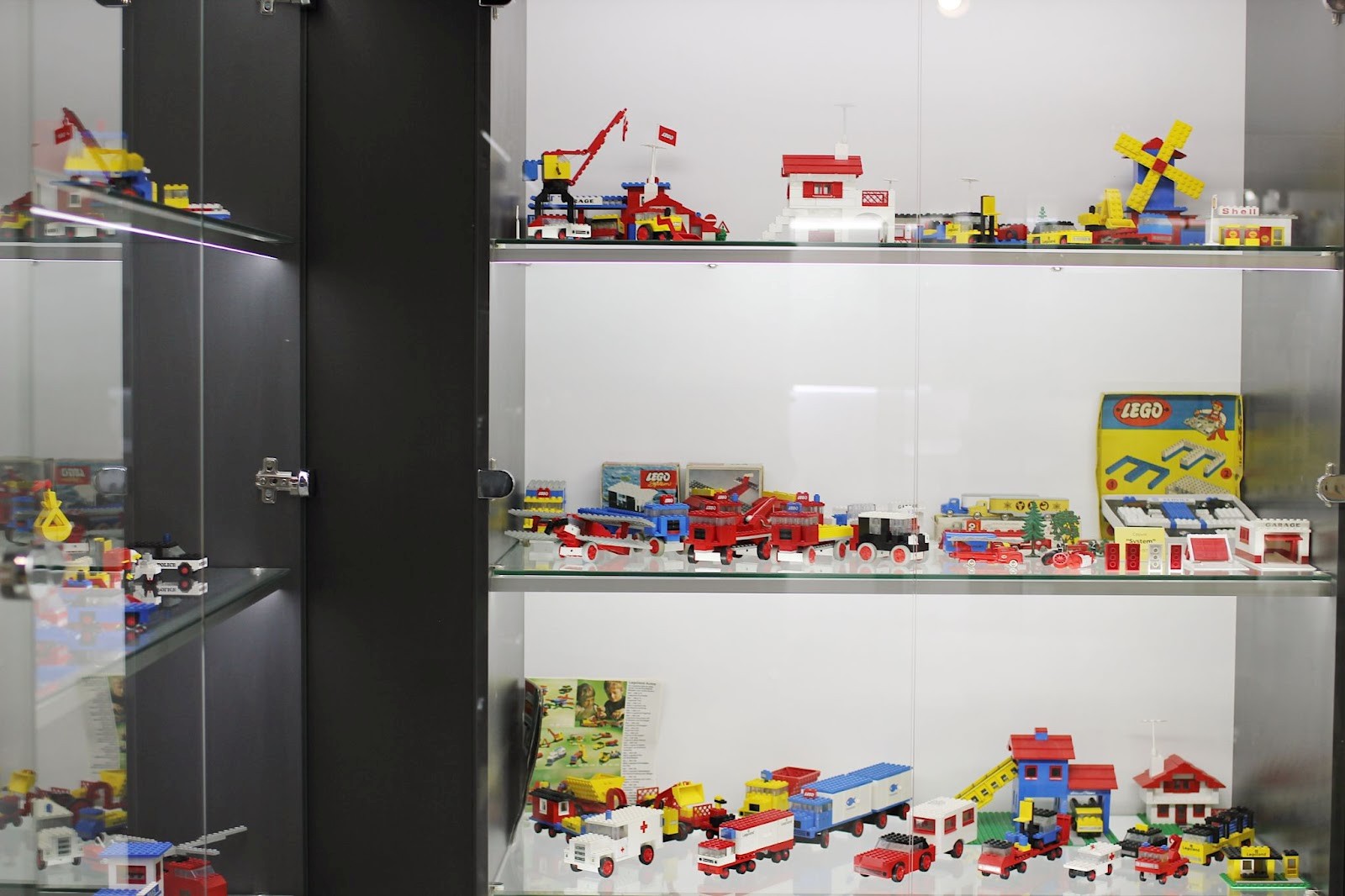 3-Одни из первых конструкторов компании Lego.jpg