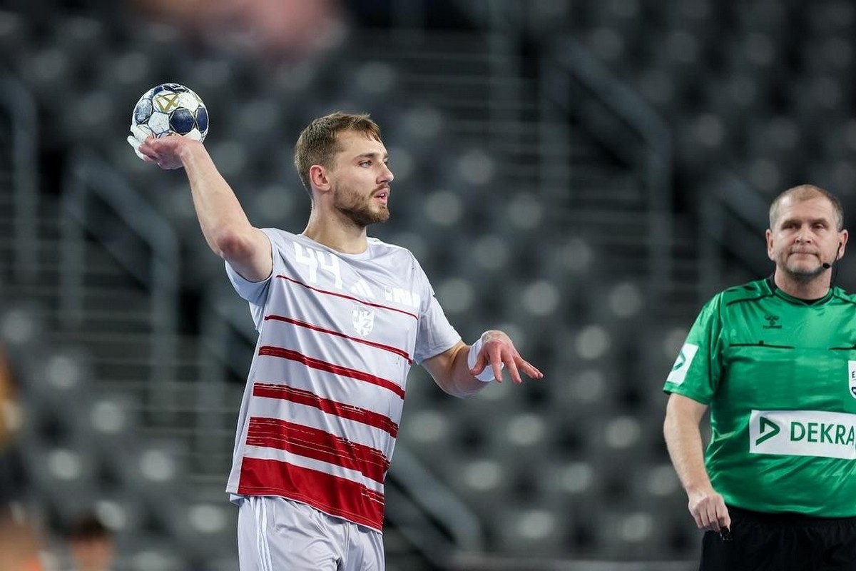 1-Игорь Белявский в форме Загреба.jpg