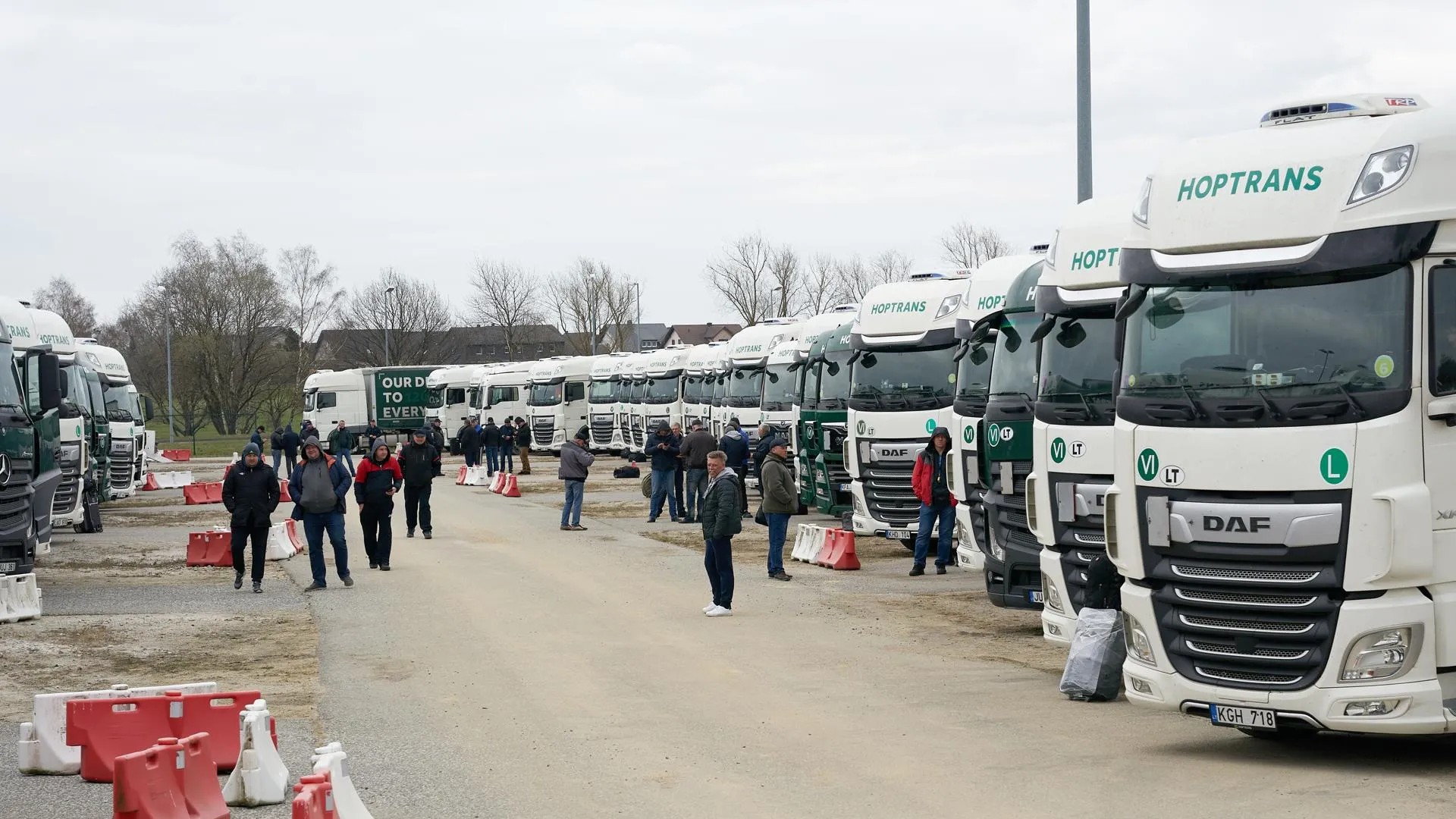 Застрявшие литовские фуры