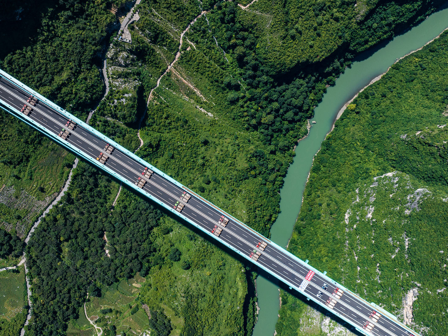 Длинный мост 