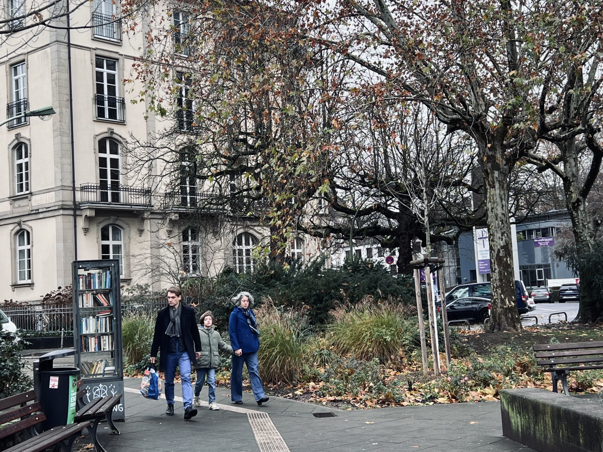 Offener Bucherschrank или Offene Bibliothek