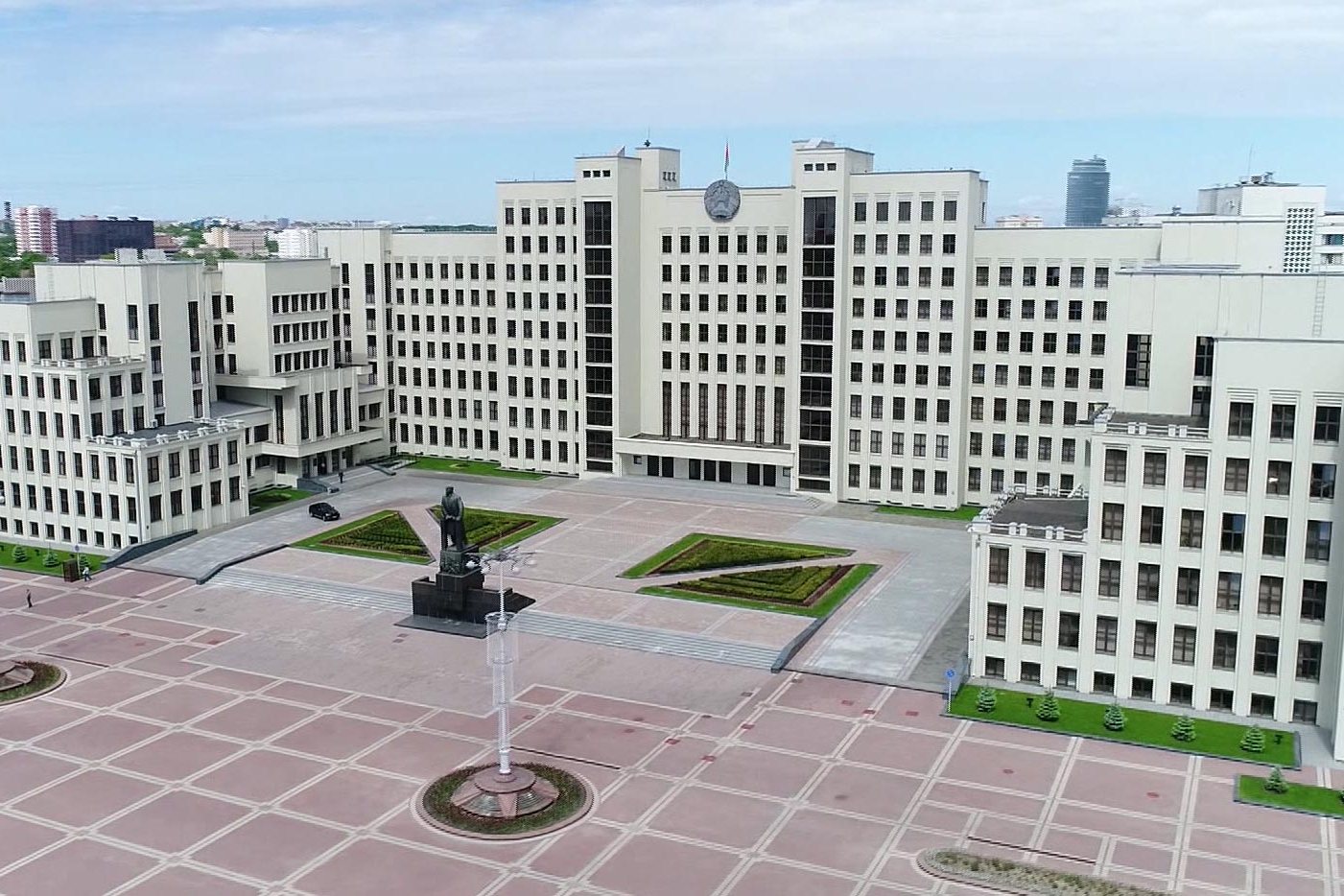 11-Дом правительства в Минске.jpg