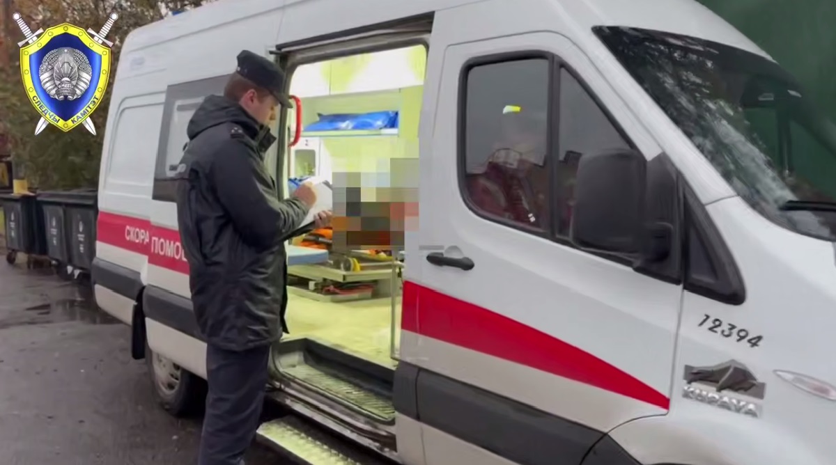 скорая, сотрудник СК.jpg