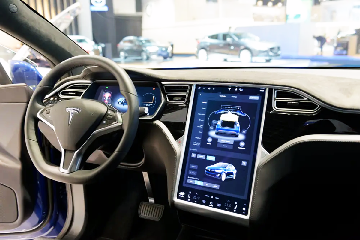 Скрутка пробега у Tesla