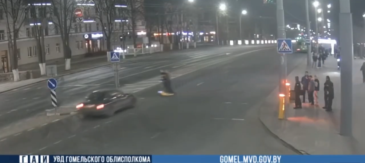 подротски на самокате.png