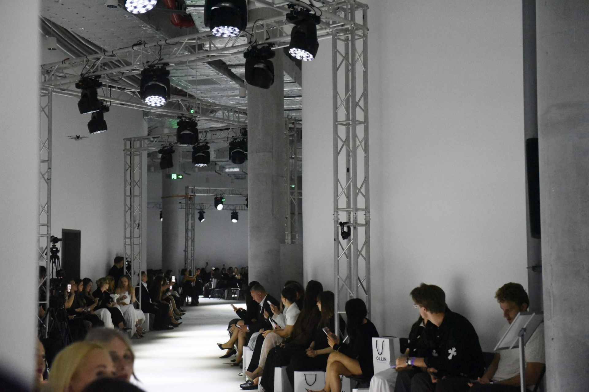 Красивый подиум, сильные коллекции и перформанс ZNWR. Каким получился Fashion Fabrique 3.0? 