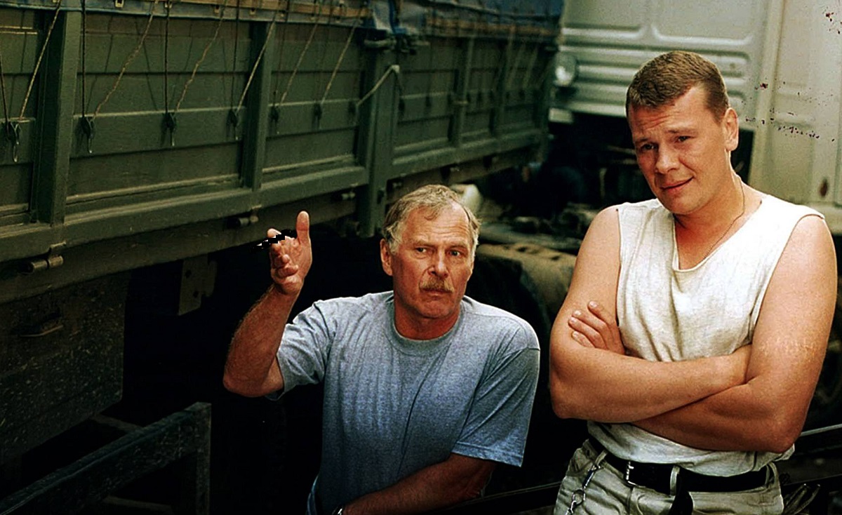 Владимир Гостюхин и Владислав Галкин в сериале Дальнобойщики