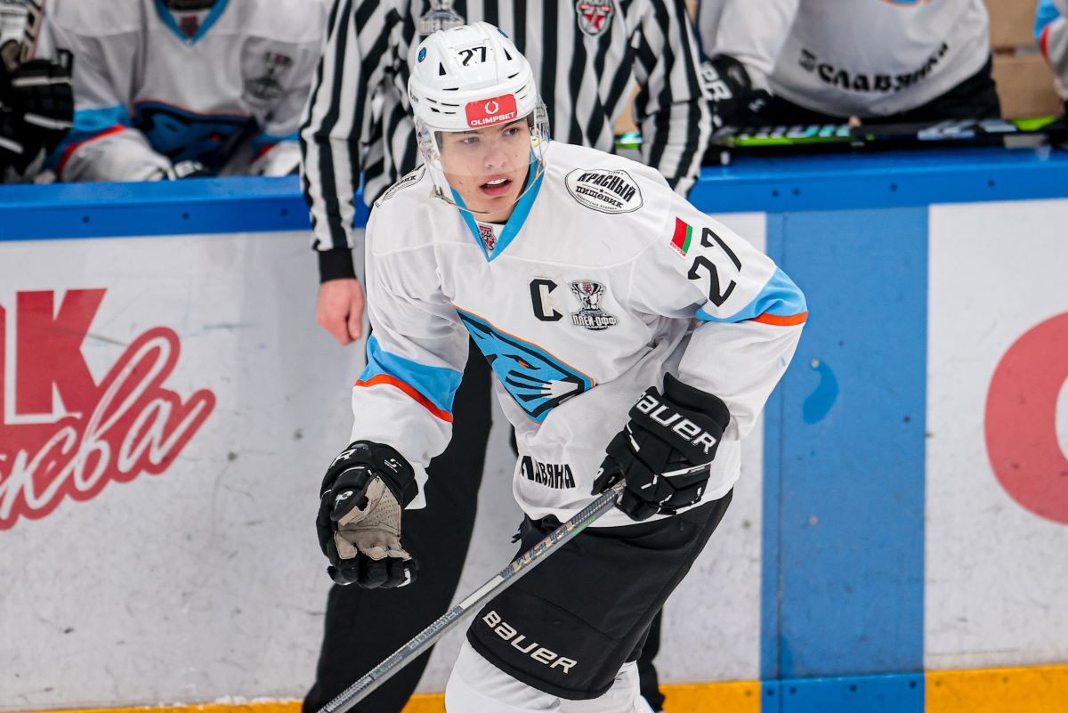 Матвей Шидловский в форме Динамо-Шинника.jpg