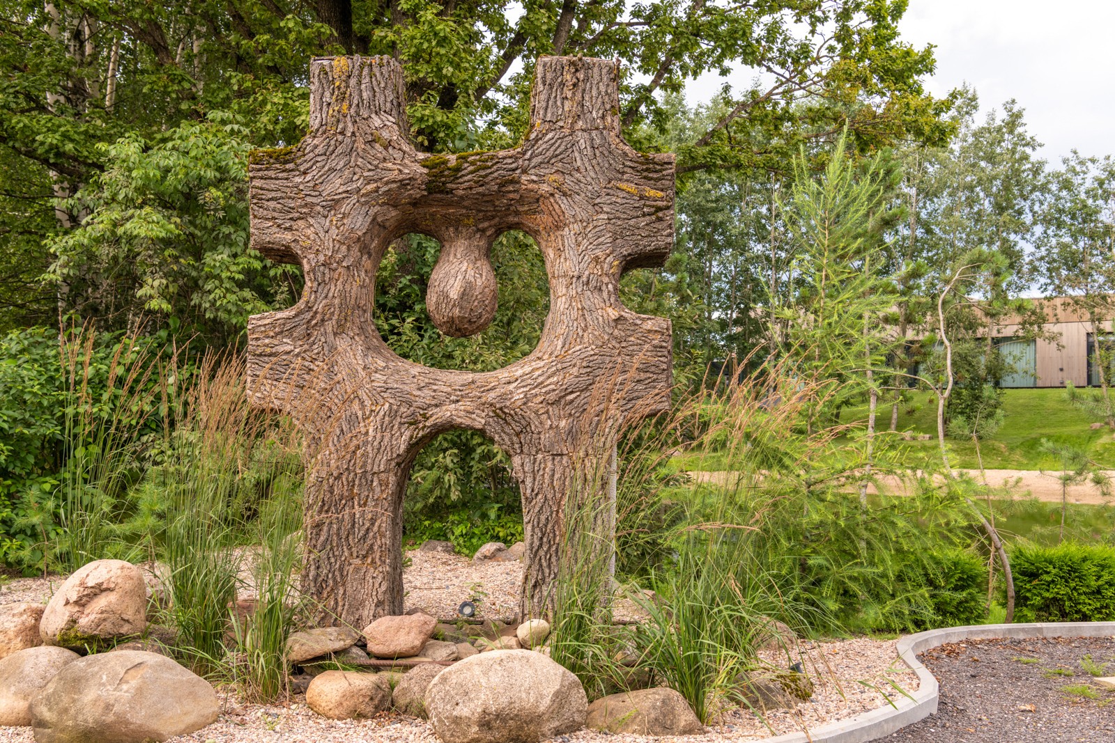 11-Скульптура Голос леса.jpg