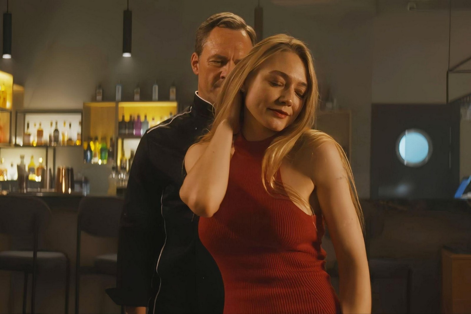 2-Сексоголизм включен в список официальных заболеваний кадр из сериала Неверные.jpg