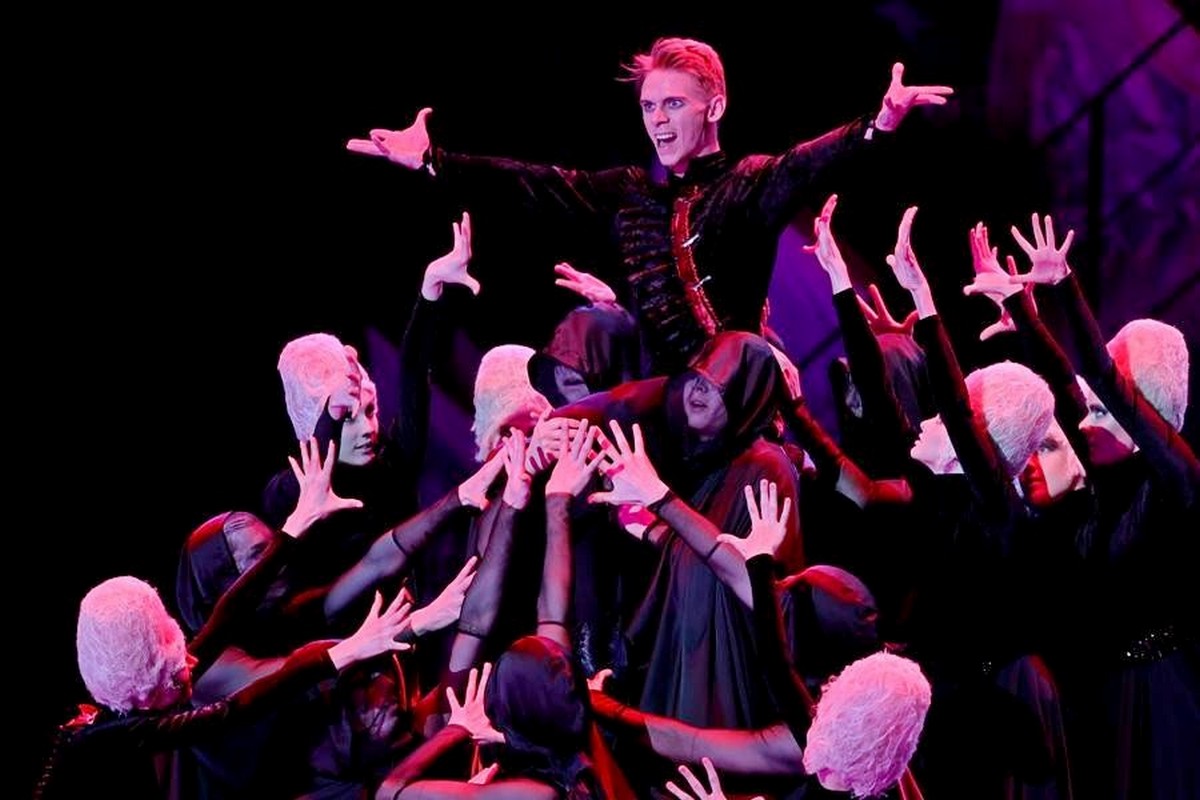 3-Спектакль Пляски.jpg