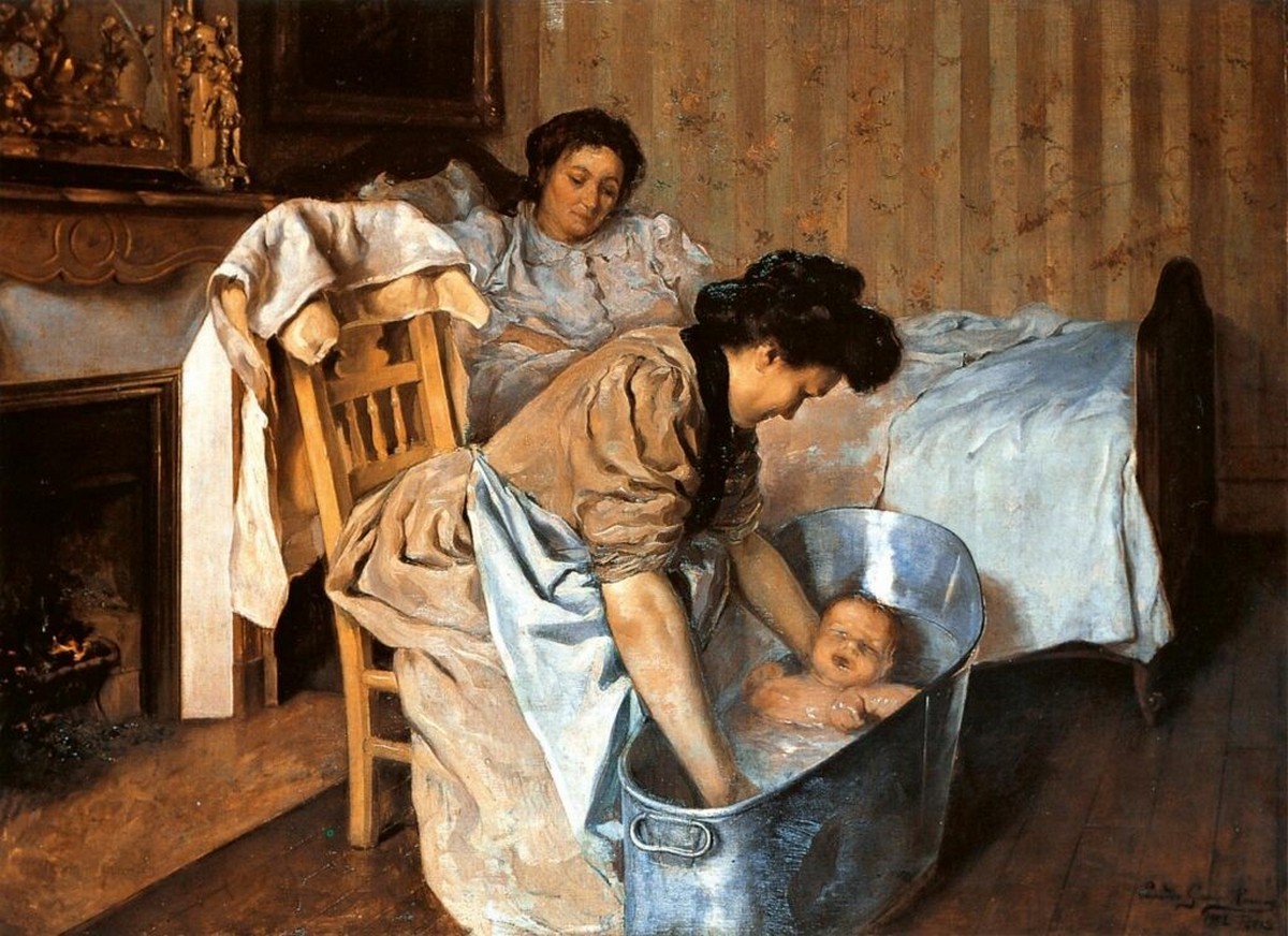 Ребенка купают в лохани.jpg