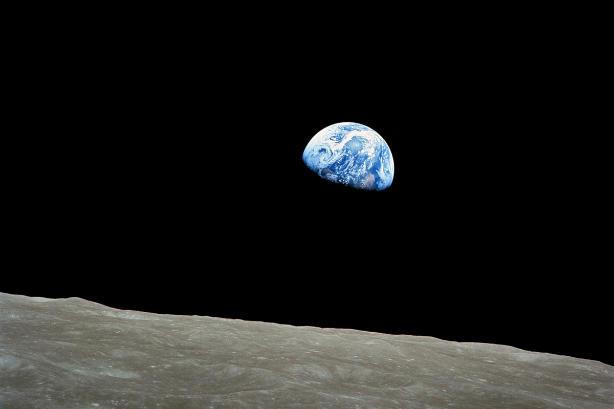 «Earthrise» — восход Земли