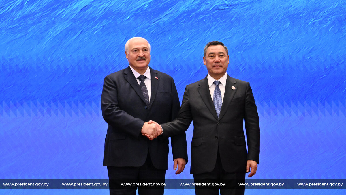Лукашенко и Садыр Жапаров Лукашенко и Садыр Жапаров