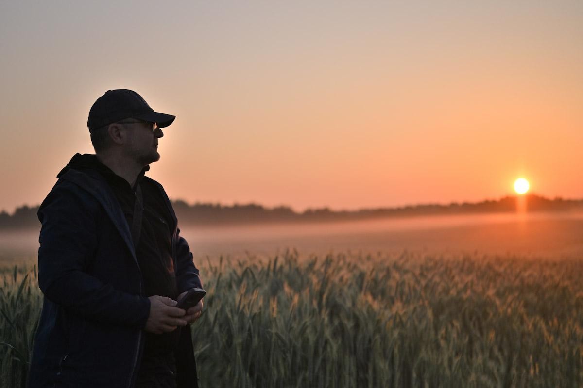 10-Анатолий Андреев и рассвет.jpg