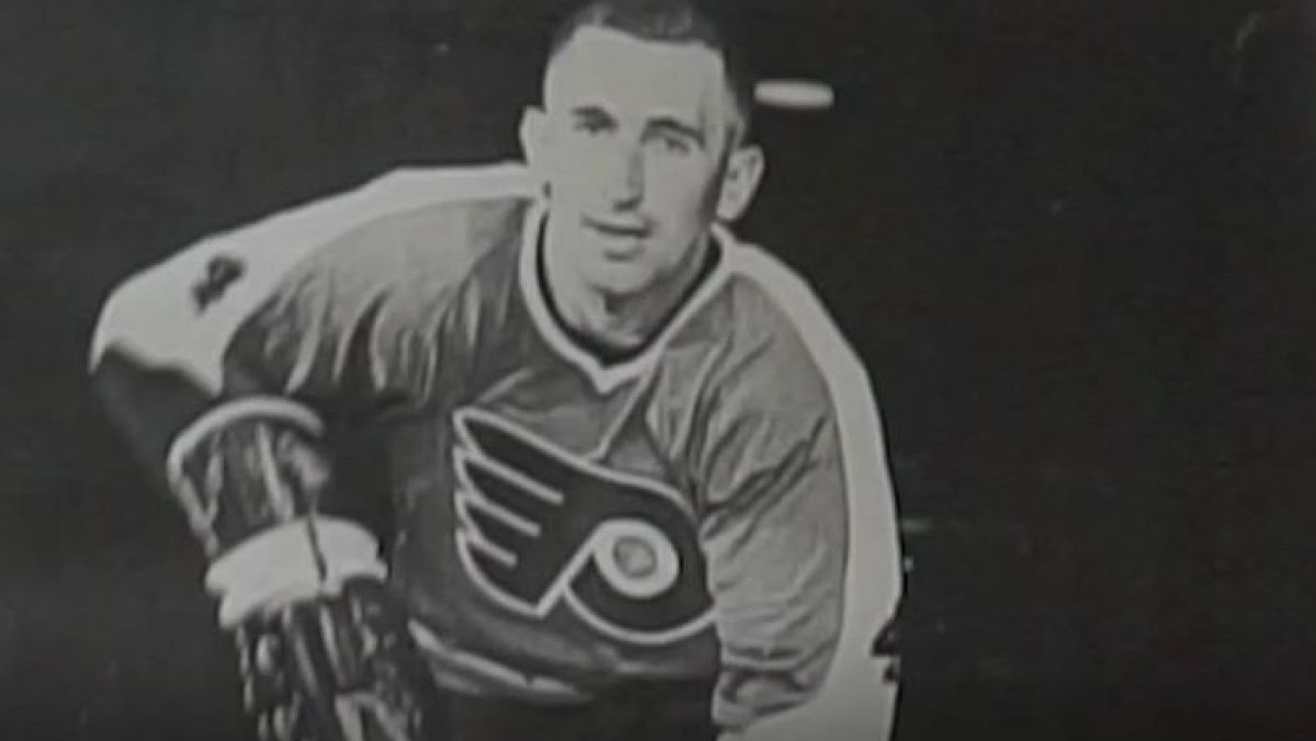 Умер первый сыгравший в НХЛ уроженец Беларуси Джон Мишук.jpg