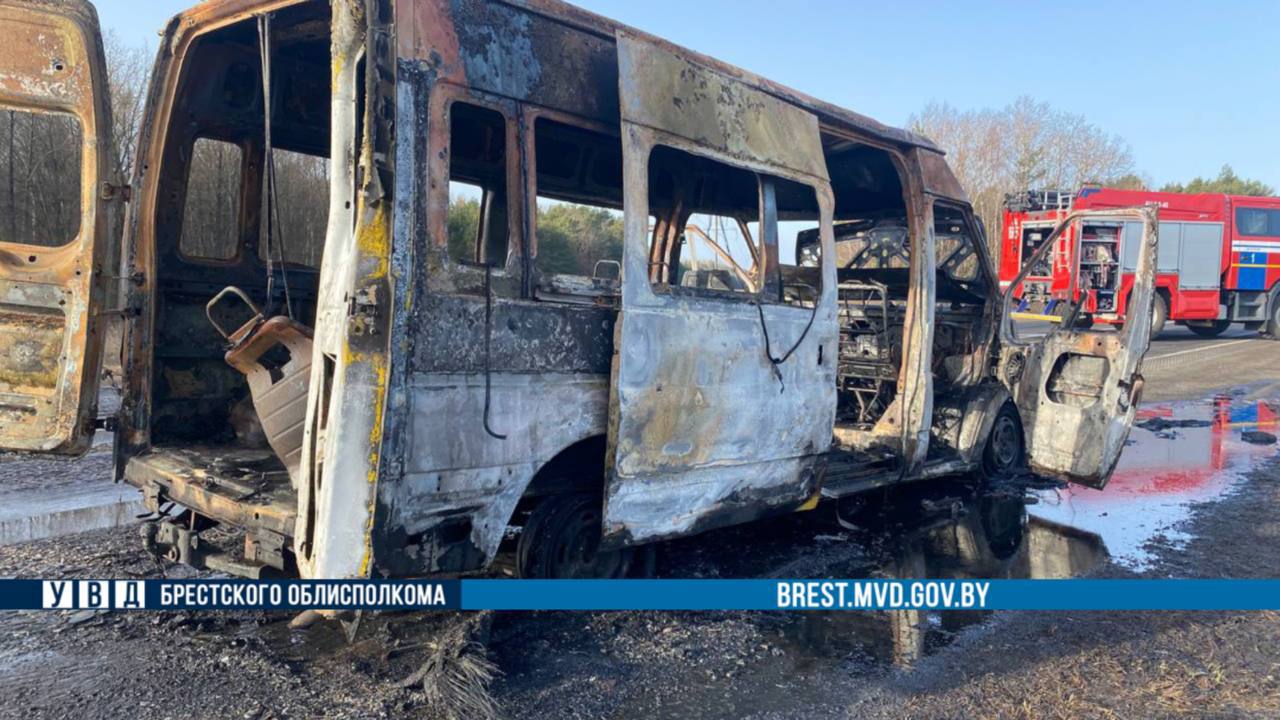 авто загорелось на трассе под Дрогичином