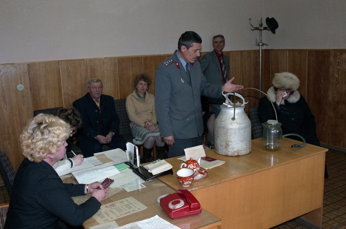 Суд над самогонщицей в Узбекской ССР, 1 апреля 1988 года. Фото ТАСС