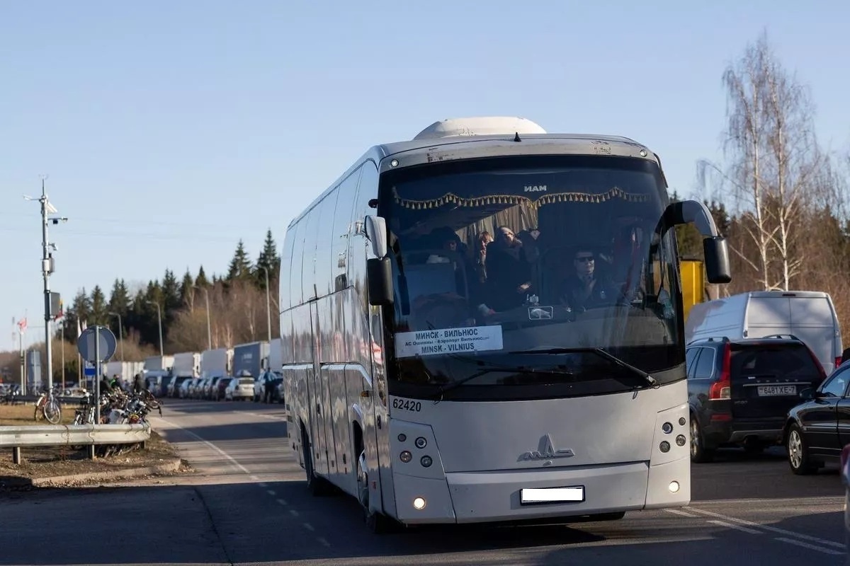 автобус-Минск-Вильнюс-на-границе