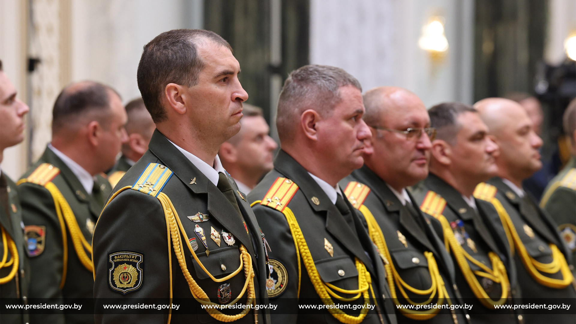 военные на приеме у Лукашенко.jpg