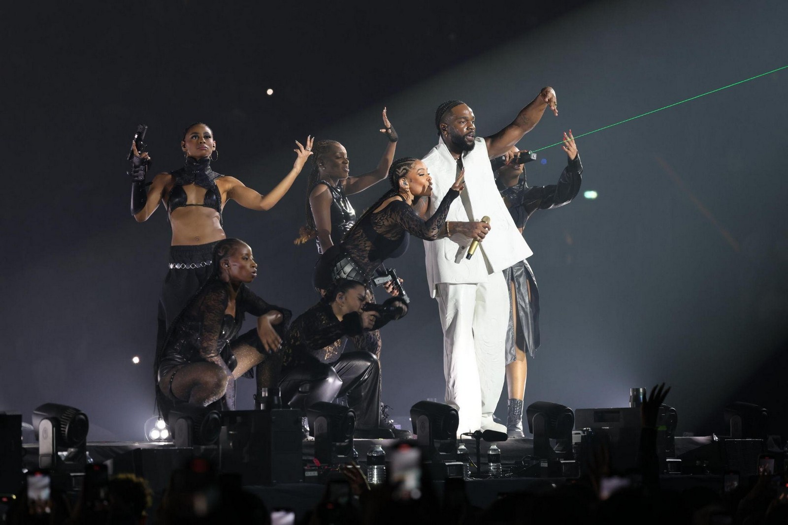 2-Tayc на концерте.jpg