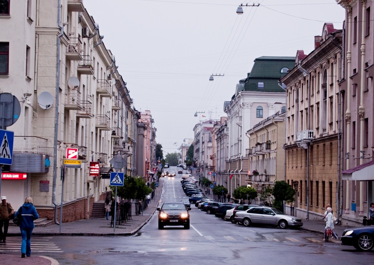 2-Улица Карла Маркса в Минске 2011 год.jpg