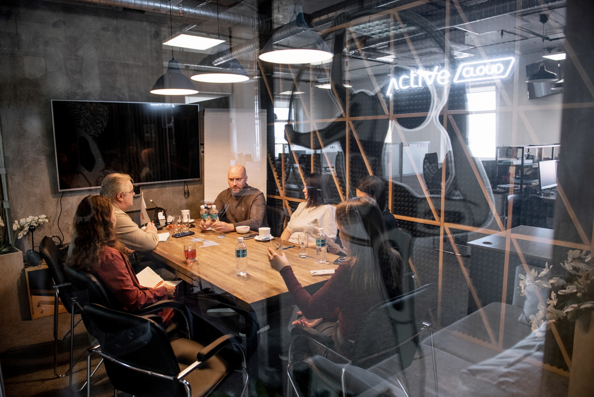 в офисе AciveCloud.jpg