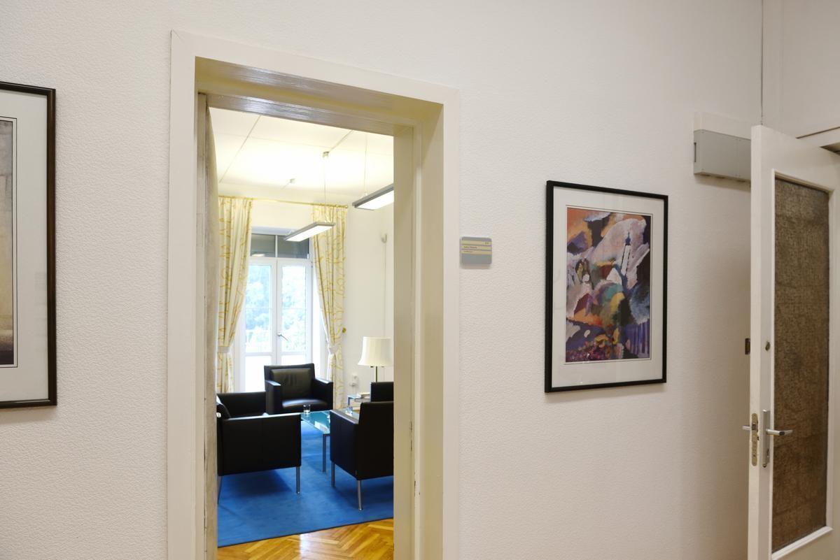 6-Рабочий кабинет главы дипмиссии Германии Андреа Викторин.jpg