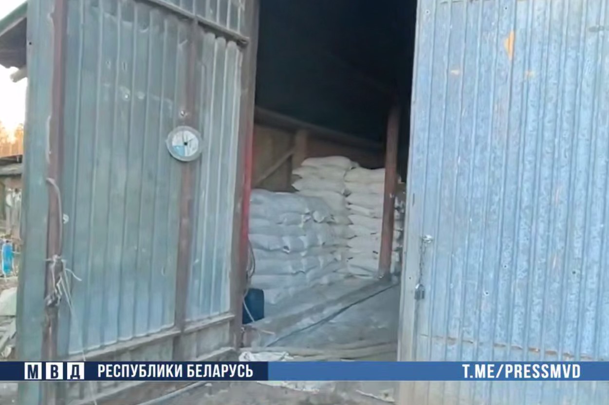 В Молодечненском районе мужчина выпускал самогон