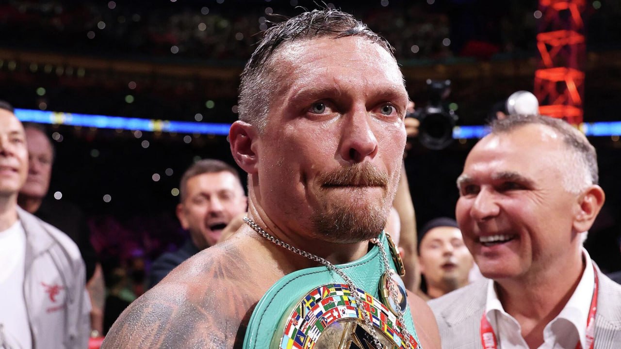 Александр Усик нокаутировал Даниэля Дюбуа.jpg