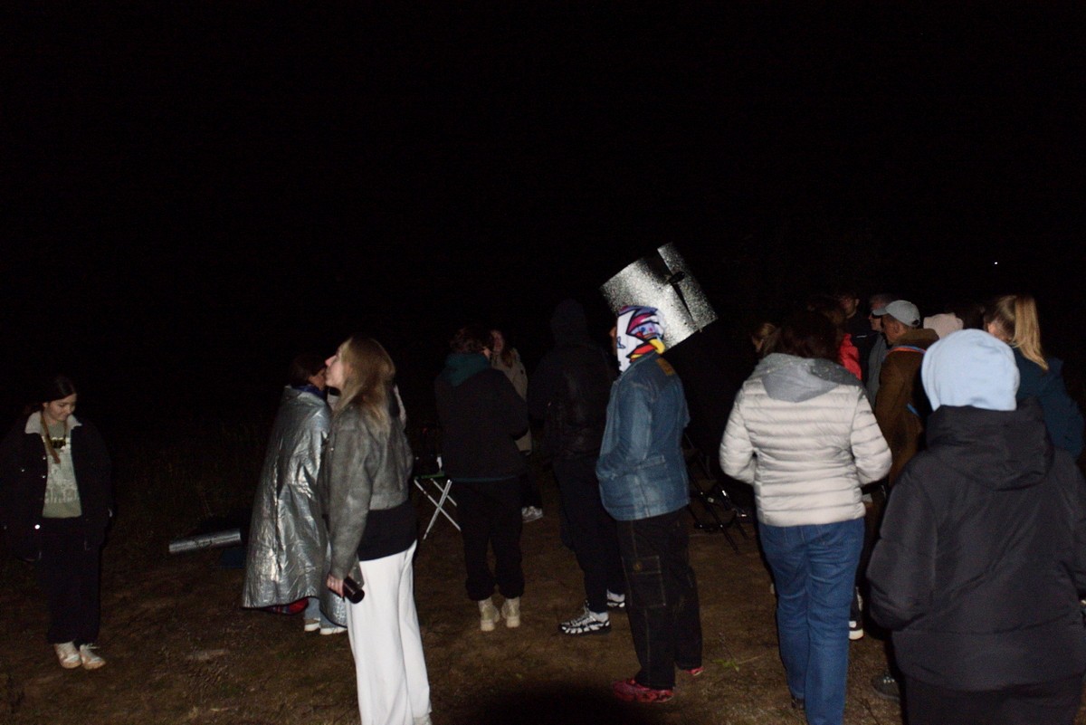 17-Любители космоса готовы слушать про звезды до двух ночи.jpg